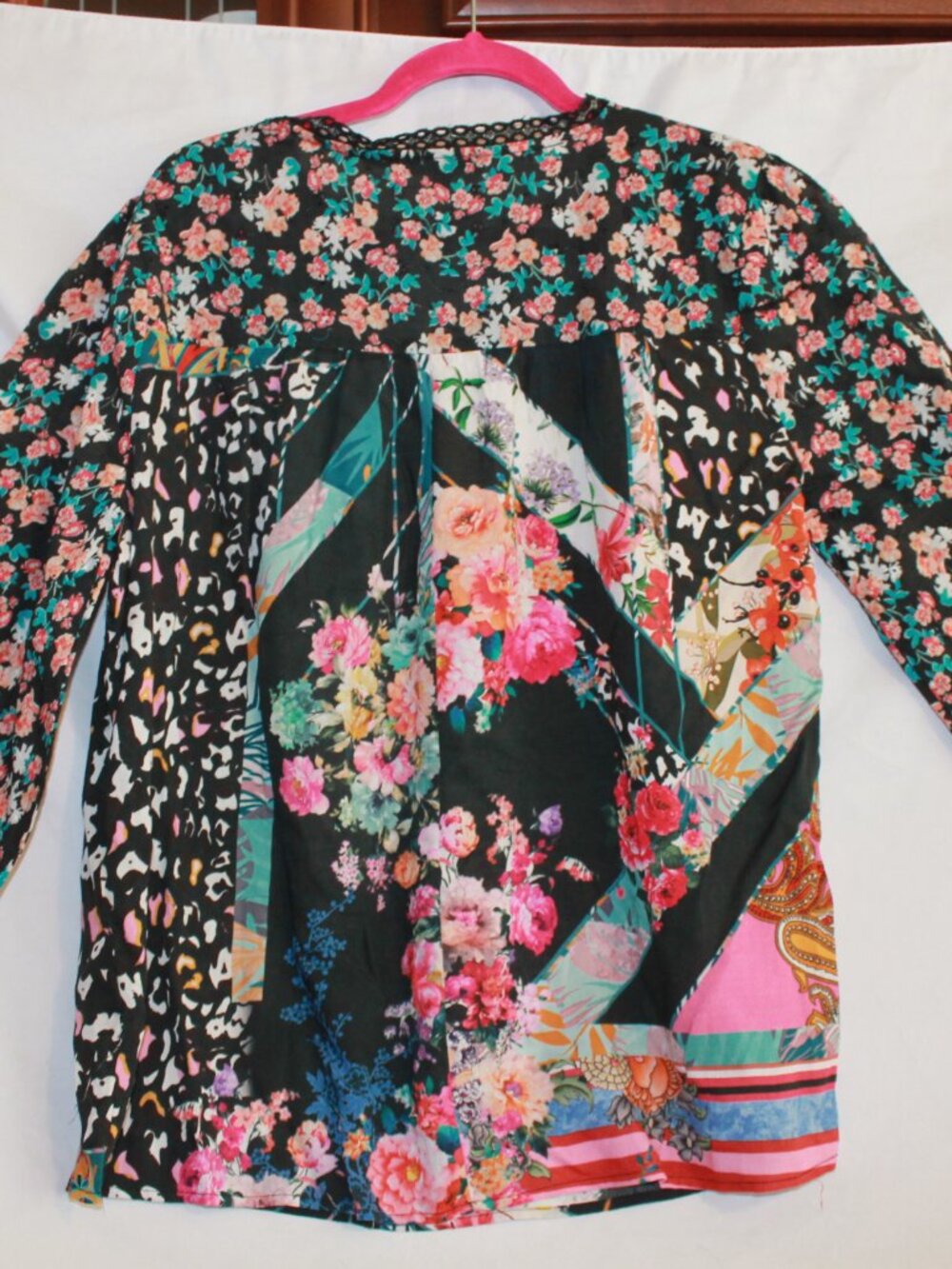 Tolani Collection Floral Eyelet Multicolor V-Neck Blouse - Picture 3 of 3
